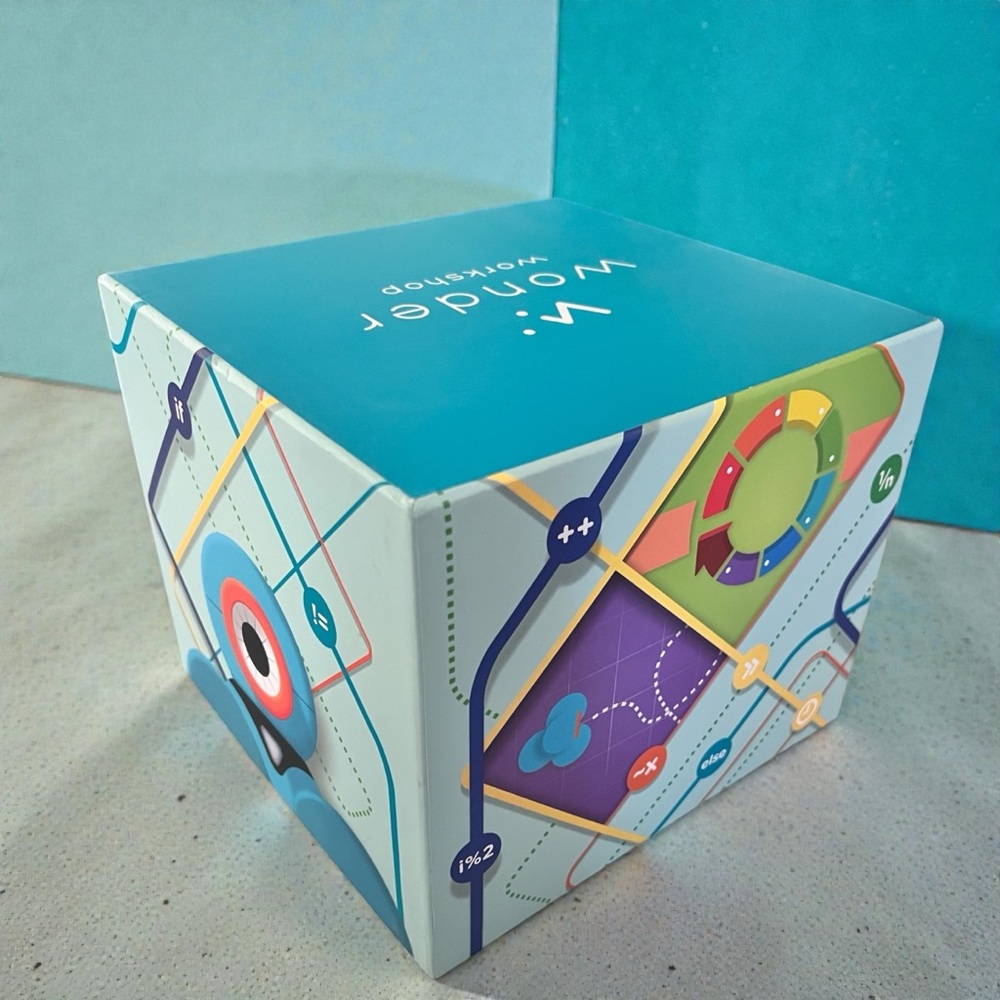 DASH Interactive Blue Robot Toy - Picture 9 of 12